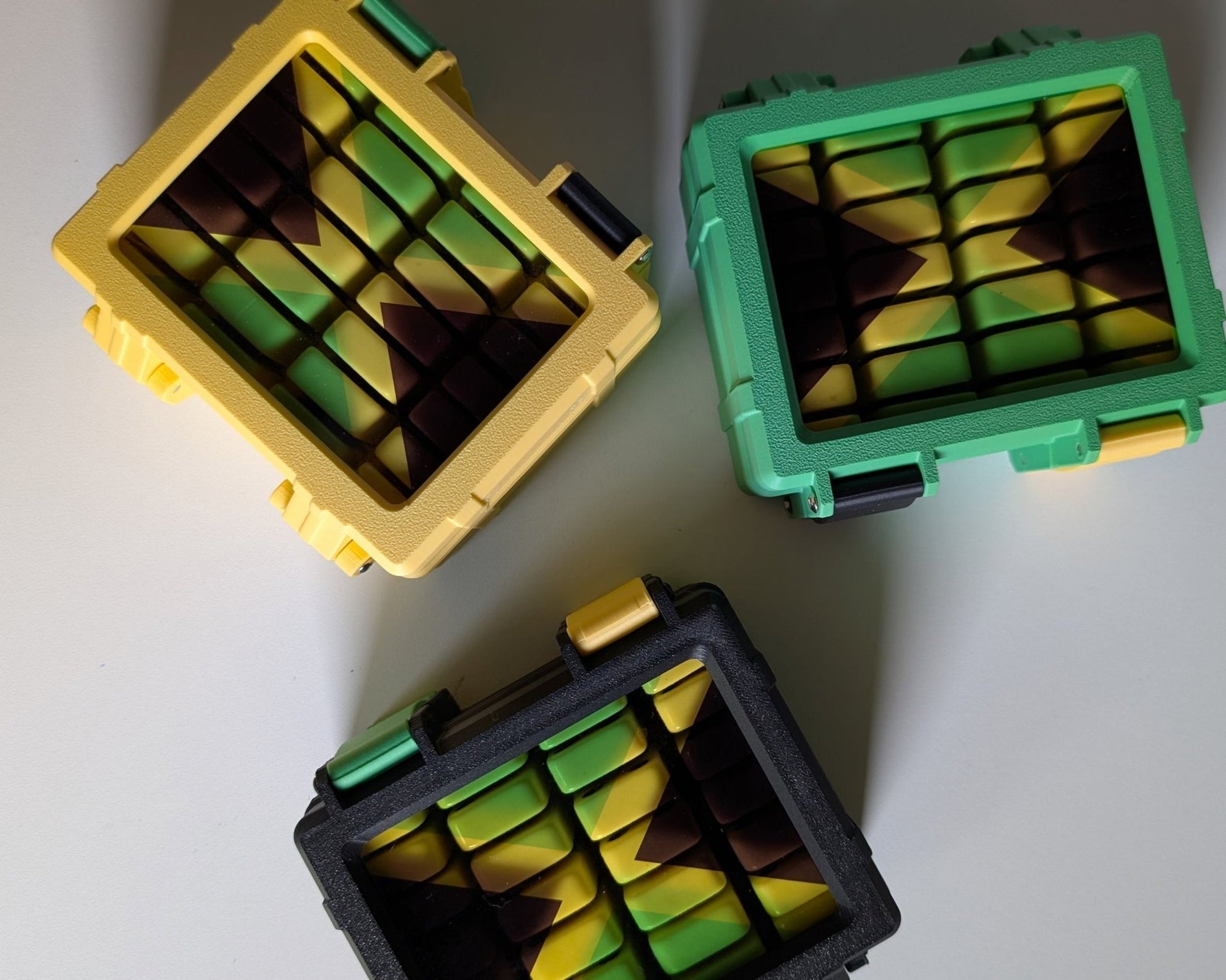 Jamaican Flag Domino Set - So Genius IO
